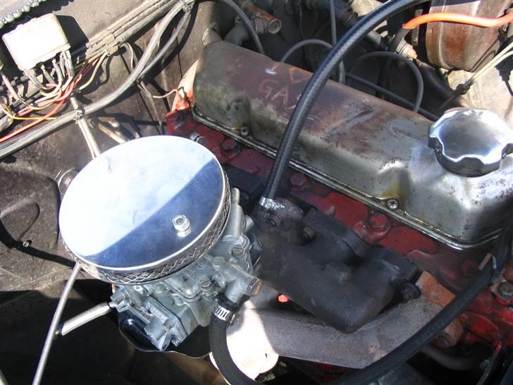 Volvo 142 - Wartburg register karburator fra DDR´s tid. Sindsygt idé at sætte den på, men den køre godt med den, plus den er mere økonomisk. billede 11