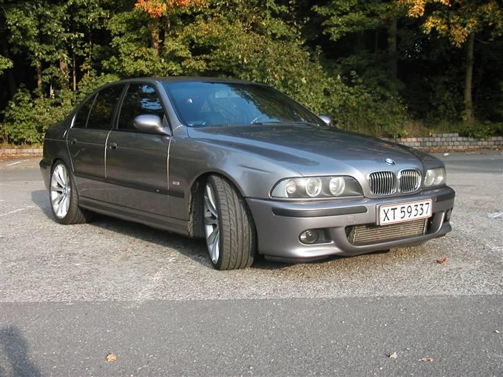 BMW 523i aut kompressor - front billede af intercooler billede 1