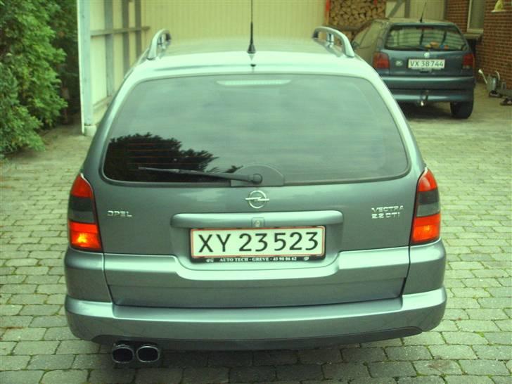 Opel Vectra B 2,2 DTI SOLGT - Søndags bilisterne ser mig herfra billede 3