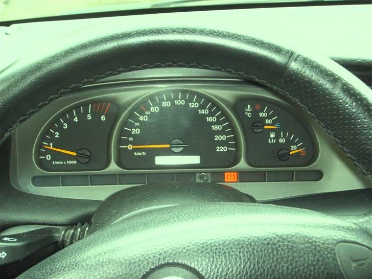 Opel Vectra B 2,2 DTI SOLGT - Gule nåle på urene er lige med sport i en vectras verden:o) billede 7