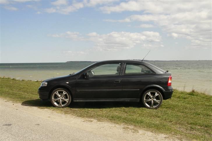 Opel Astra G *SOLGT* - Set fra siden af ved Østerstrand. billede 1