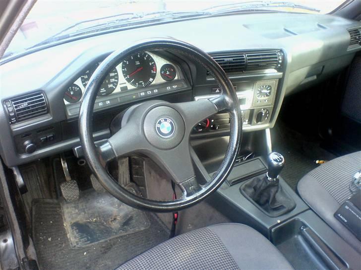 BMW 320i S Edition *SOLGT* - Lidt af kabinen billede 5