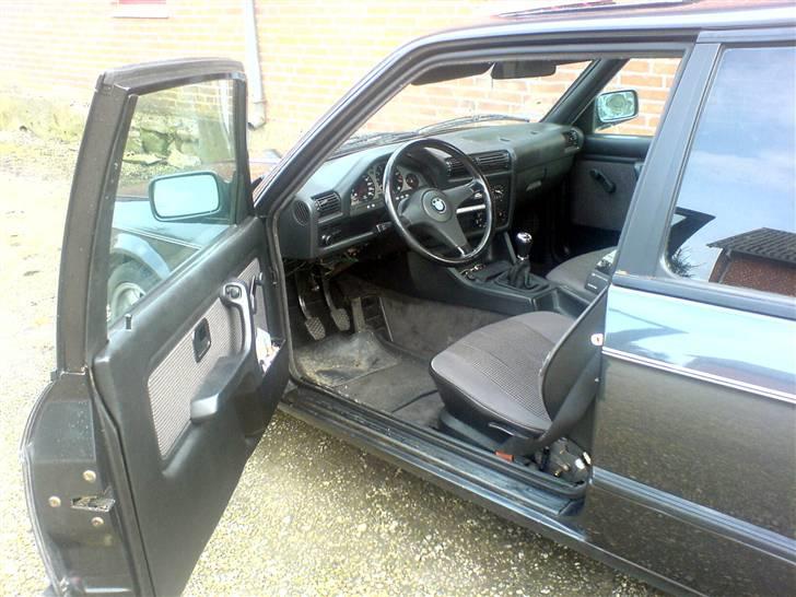 BMW 320i S Edition *SOLGT* - Lidt af kabinen - Udefra billede 6