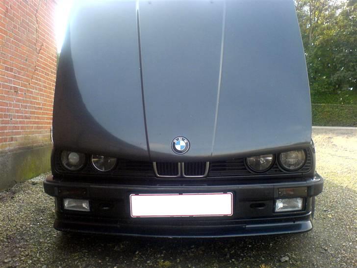 BMW 320i S Edition *SOLGT* - Mulighed for badboy.. Men nok for træls at køre med i længden.. billede 12