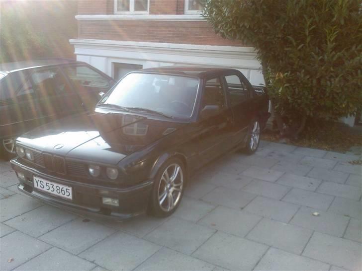 BMW 320i 24v billede 1