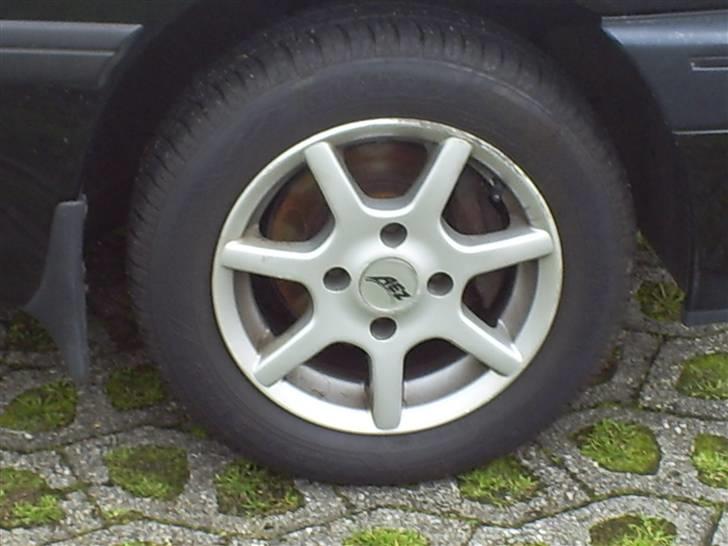 Peugeot 106 "byttet" - Gamle, men alligevel oka fælge. billede 6