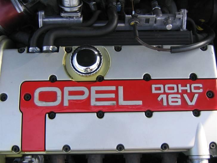 Opel Vectra 2000 16V *SOLGT* - Ventildæksel med chrom oliedæksel ^^ billede 7