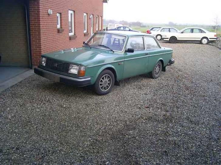 Volvo 242 2,1 DL   # SOLGT # - Disse to billeder gjorde så at kæresten og jeg jog afsted til det jydske, med tanken om at blive et skønt medlem rigere billede 9