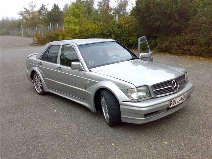 Mercedes Benz 190E, SOLGT billede 3
