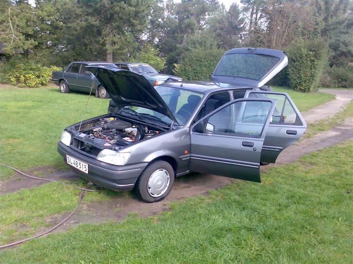 Ford Fiesta 1,3i solgt billede 2