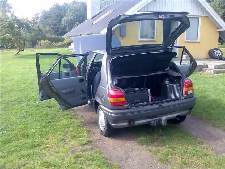 Ford Fiesta 1,3i solgt billede 3