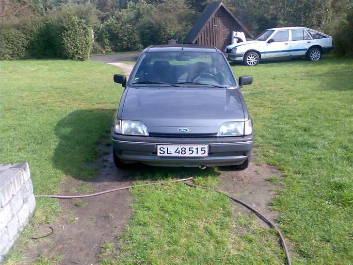 Ford Fiesta 1,3i solgt billede 5