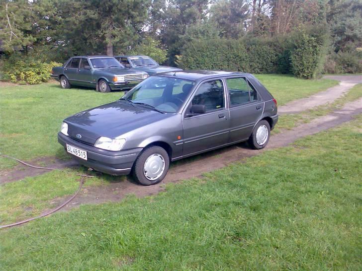 Ford Fiesta 1,3i solgt billede 6