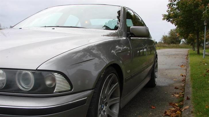 BMW E39, 528i billede 1
