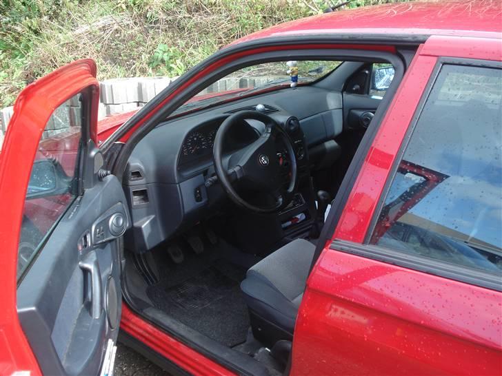 Alfa Romeo 146 billede 8