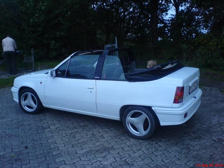 Opel Kadett Cabriolet BYTTET!! billede 3