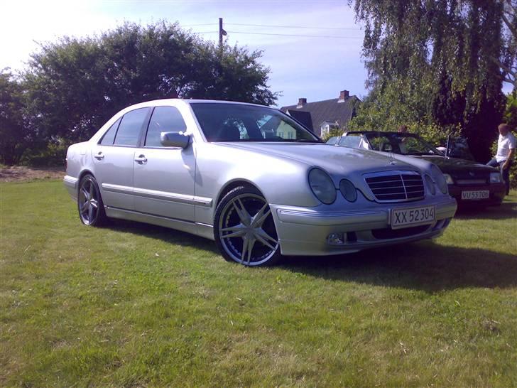 Mercedes Benz E220 CDI  ***SOLGT*** billede 1