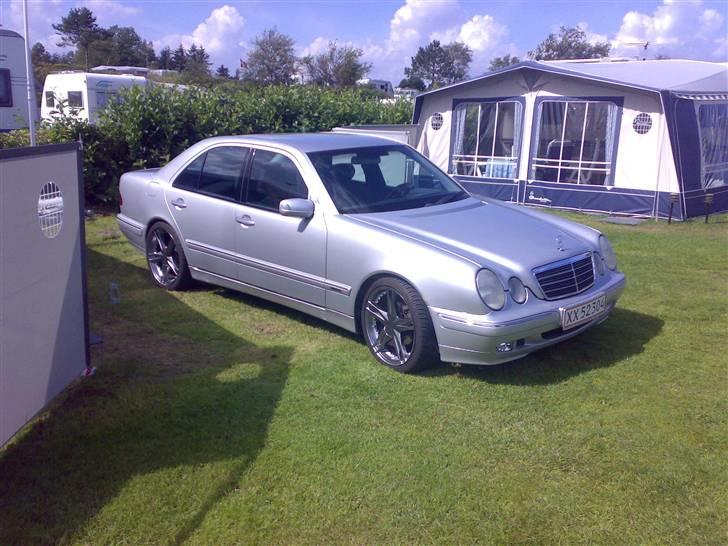 Mercedes Benz E220 CDI  ***SOLGT*** billede 2