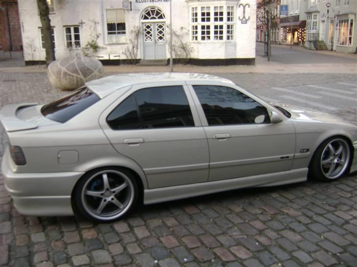 BMW 328i billede 6