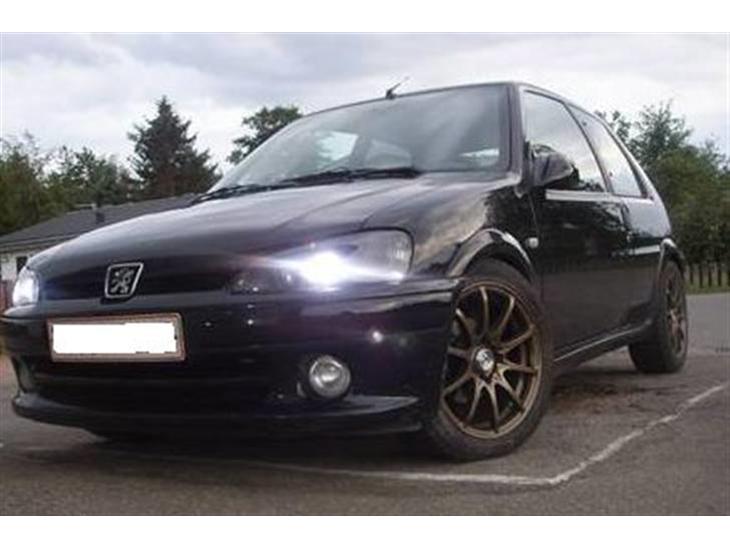 {{currentPhoto.altText}} billede {{currentPhoto.number}}