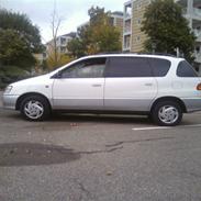 Toyota Sportsvan 2,0