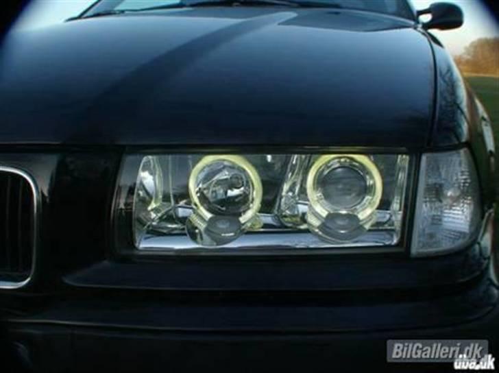 BMW 316i compact solgt billede 3