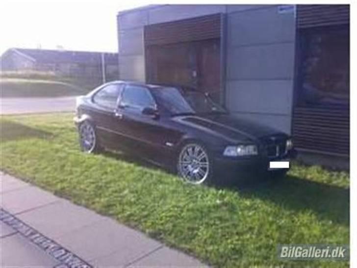 BMW 316i compact solgt billede 6