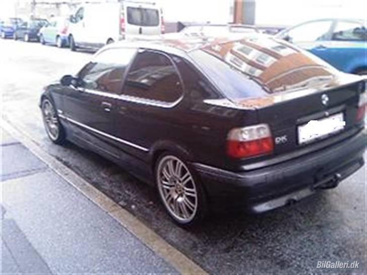 BMW 316i compact solgt billede 10