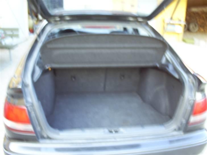 Toyota carina e gti `SOLGT´!!! - dejligt stort bagagerum til masser af anlæg hehe billede 8