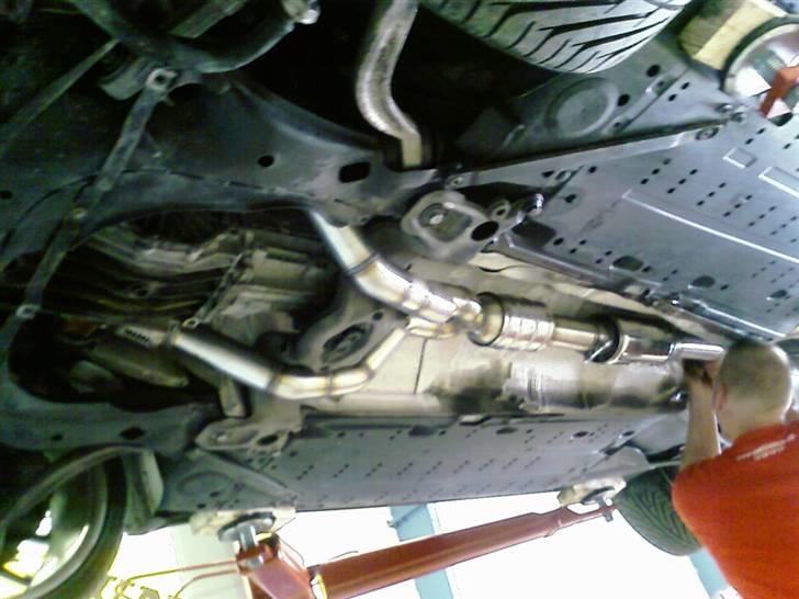 Audi A4 Cabriolet [SOLGT] - Billede fra Entech monteringen af komplet udstødning, bemærk 200 cellers cat ;-) billede 9