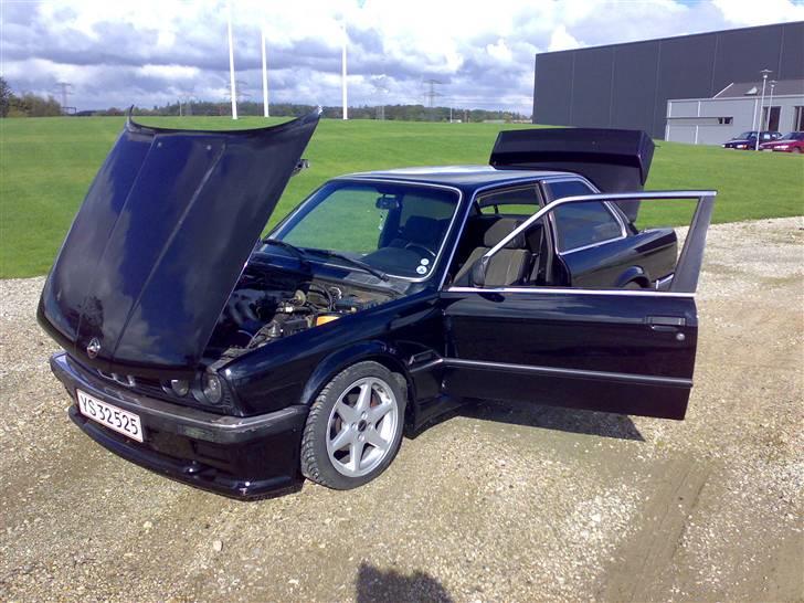 BMW e30 (solgt) billede 10