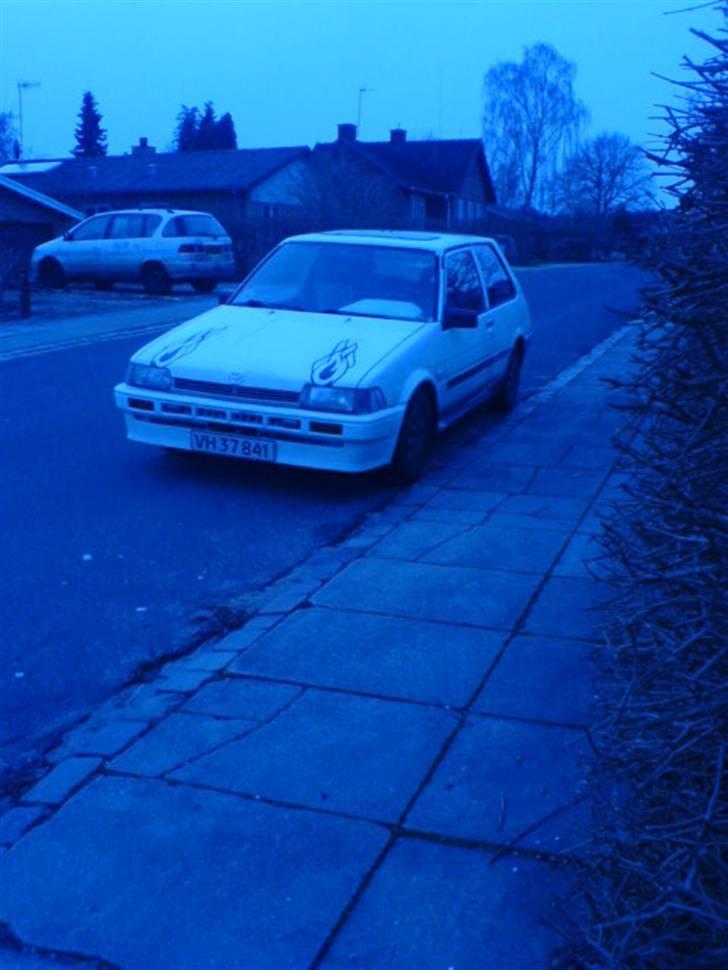 Toyota Corolla DX 1.3 - Solgt - Sidste billede taget af Rollaen. Solgt den 21. januar. billede 1