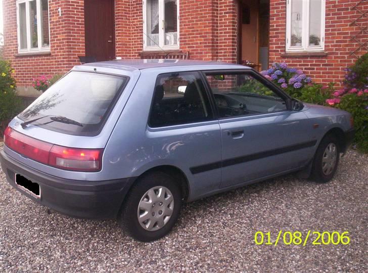 Mazda 323 BG   -(SOLGT)- billede 3