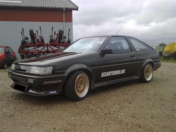 Toyota corolla AE86  billede 1