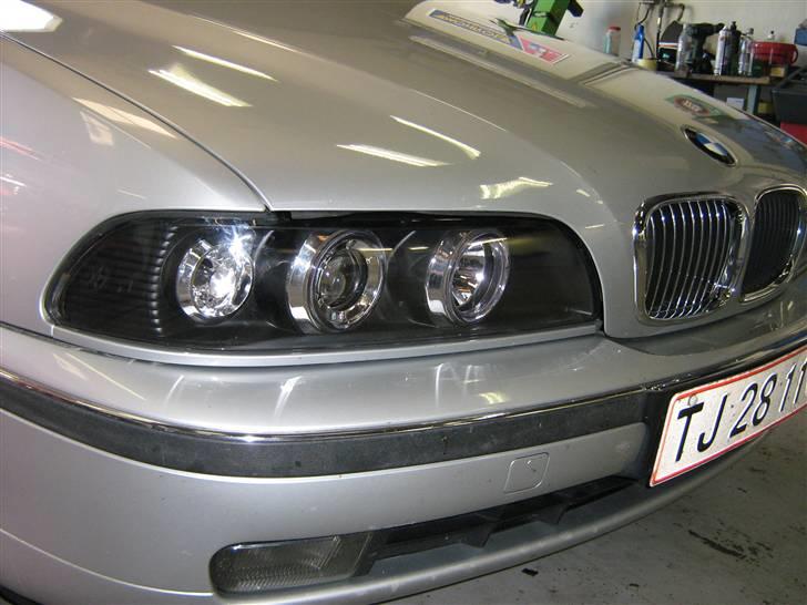 BMW E39 523i TILSALG TILSALG - nye FK lygter de ser fine ud...meeen kvaliteten kunne være bedre billede 9