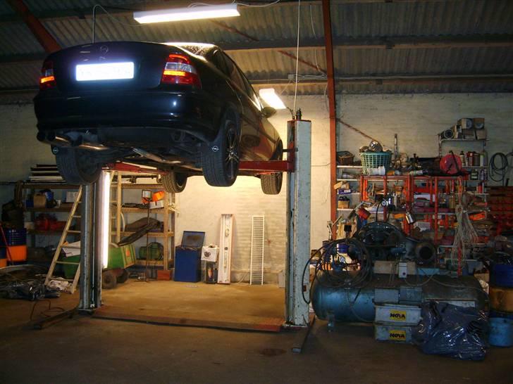 Opel Vectra B "Solgt" - Vectreaen på min lift. billede 8