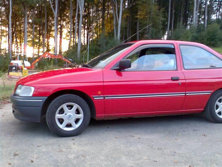 Ford Escort 1.6i 16v DOCH billede 1