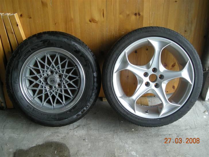 Pontiac Fiero GT !SOLGT! - Orginal 15" til venstre og 18" OZ alu til højre! billede 4