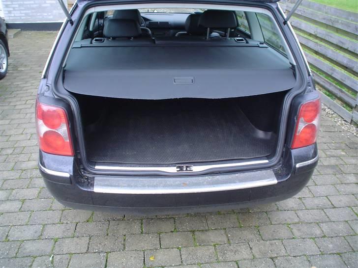 VW --Passat Tdi Highline--  - Kamei læssebeskytter i krom billede 11