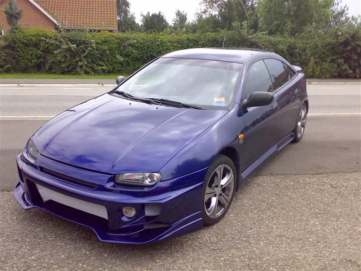 Mazda 323 F billede 2