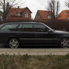 Mercedes Benz 300TD W124 