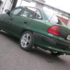 Opel Astra Sedan Comfort --SOLGT--