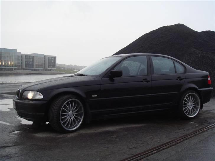 BMW 318I E46 SOLGT billede 1