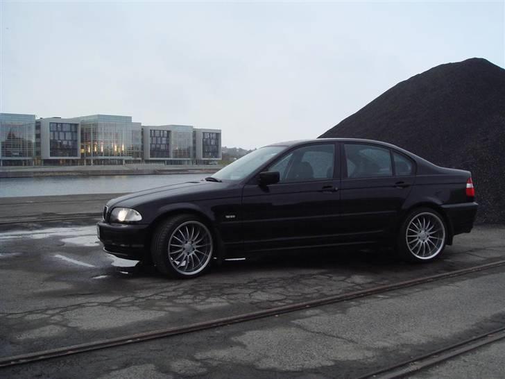 BMW 318I E46 SOLGT billede 2