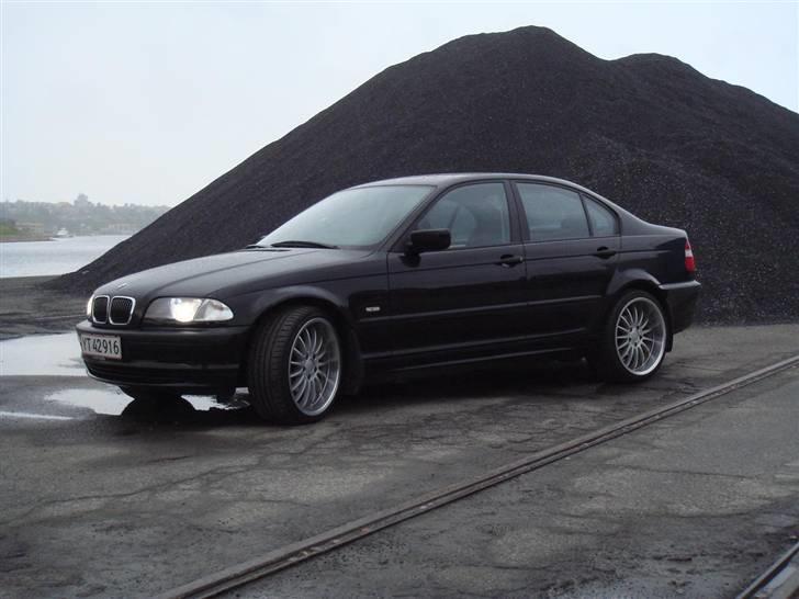 BMW 318I E46 SOLGT billede 3