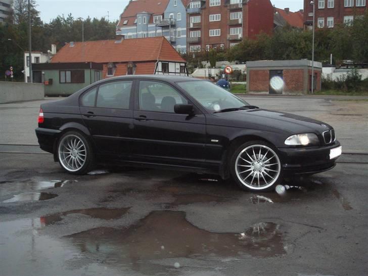BMW 318I E46 SOLGT billede 4