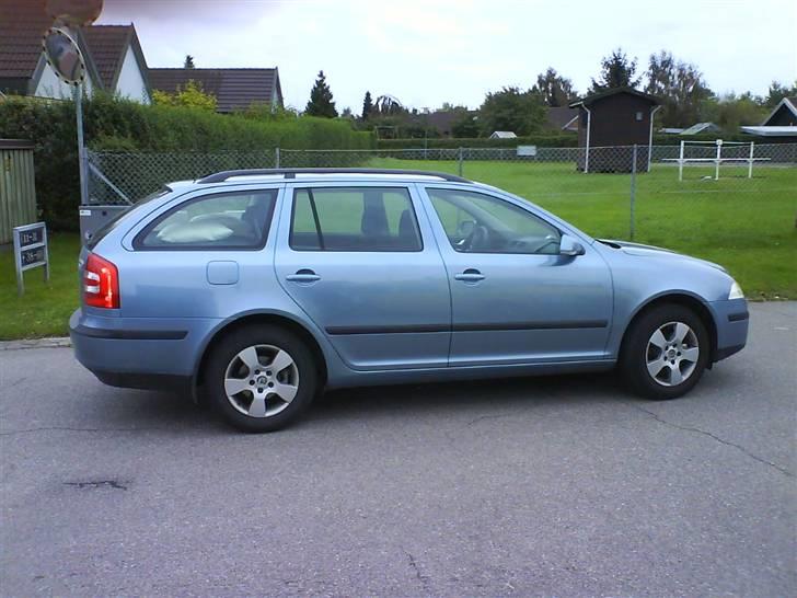 Skoda Octavia Combi Ambiente  billede 2