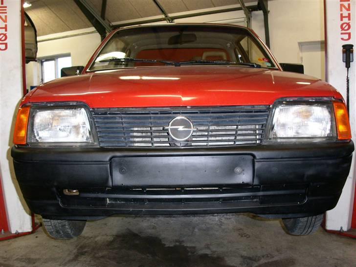 Opel Ascona C... Arbejdshesten - Jeg byggede lige vectra a kofangere på den billede 1