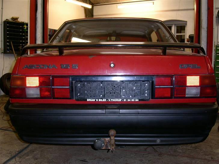 Opel Ascona C... Arbejdshesten - Også vectra a bagkofanger.. + jeg fandt lige en hæk fra pug 405 billede 2