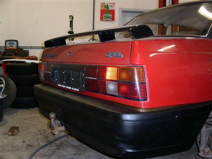 Opel Ascona C... Arbejdshesten - Lige et billed af bag´en igen. Jeg fik plader på den i dag d 2/10-07. Der kommer bedre billeder i morgen ude i solen.... billede 10